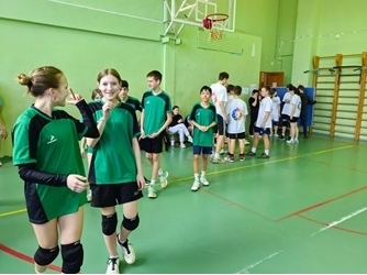 Обучающиеся 7-8 классов Муринской СОШ №3 приняли участие в муниципальном этапе соревнований среди школ района "Президентские спортивные игры"