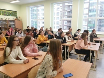 Активисты медиацентра Муринской СОШ №3 побывали на интерактивном мастер-классе по школьной журналистике