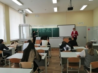 Девятиклассники Всеволожского района участвуют в тренировке эксперимента ОГЭ по химии